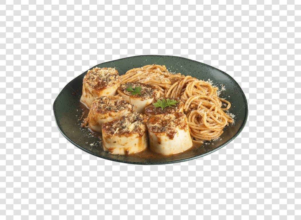 Prato de Massa Italiana Rondelli e Spaghetti com Molho e Queijo PNG com fundo transparente
