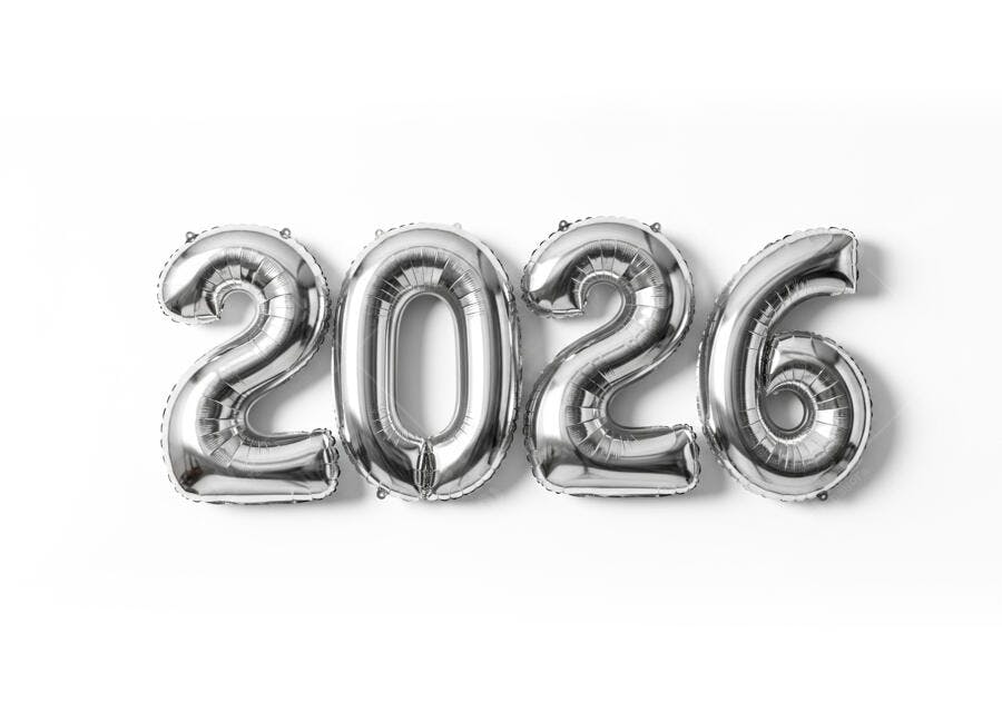 Balões prateados formando o número 2026 para ano novo ou celebração