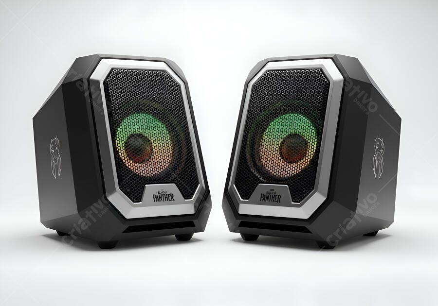 Duas caixas de som gamer Black Panther com luzes RGB vibrantes em estúdio