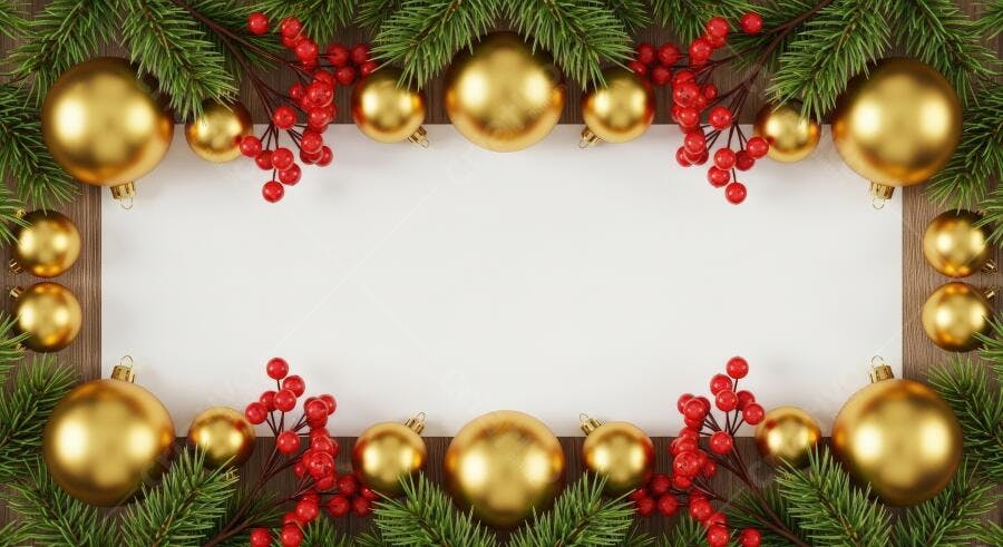 Moldura de Natal festiva com bolas douradas e azevinho sobre madeira