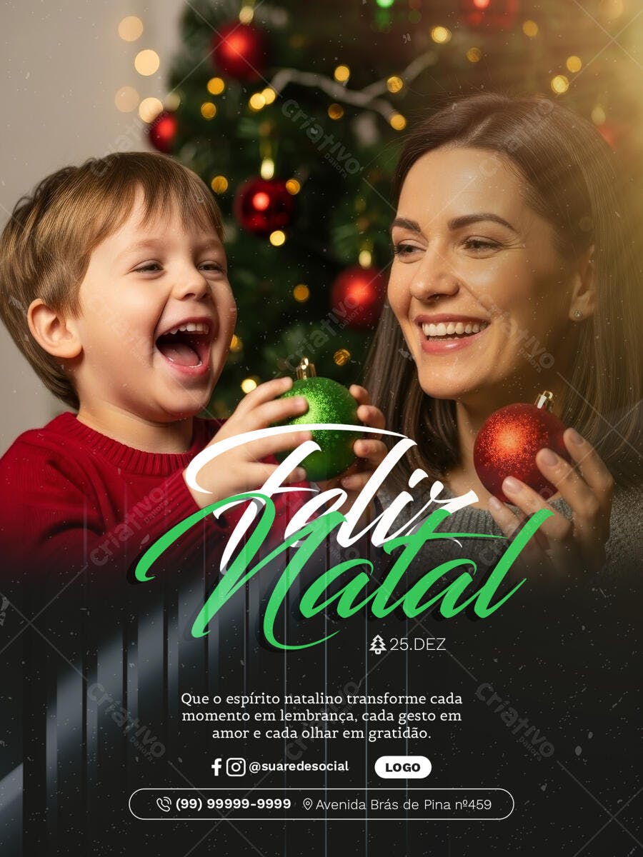 Flyer Feliz Natal com Mãe e Filho Decorando Árvore PSD Editável