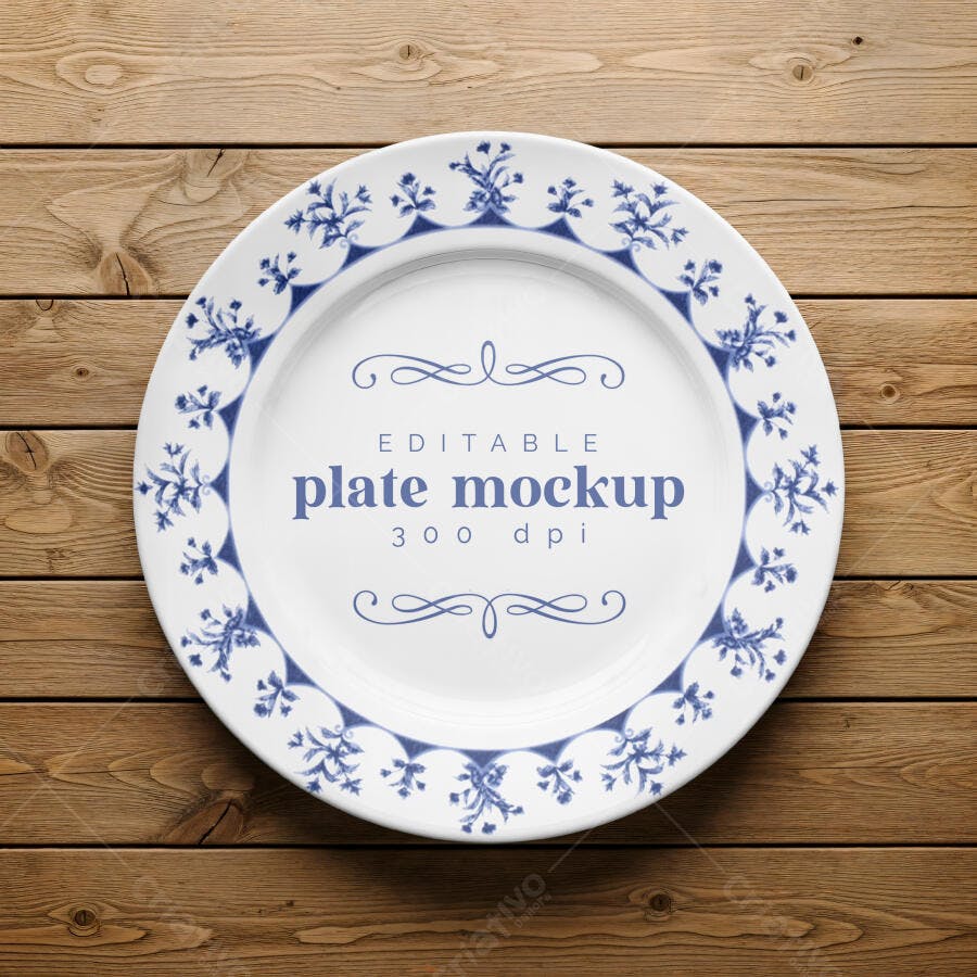 Mockup Prato de Cerâmica Branco Clássico com Estampa Floral Azul em Madeira Rústica