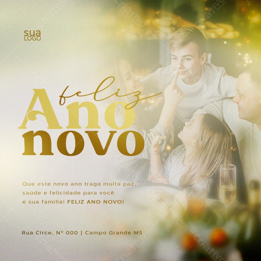 Post para Redes Sociais Feliz Ano Novo Família Dourado PSD Editável