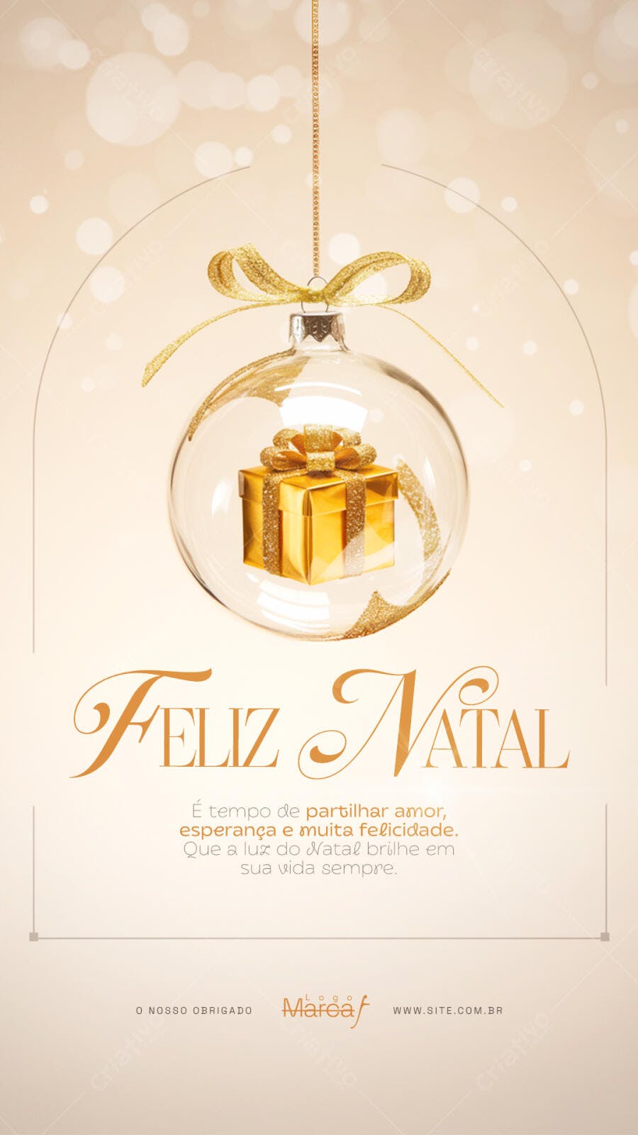 Story de Natal Feliz com Bola Dourada e Presente Elegante PSD Editável