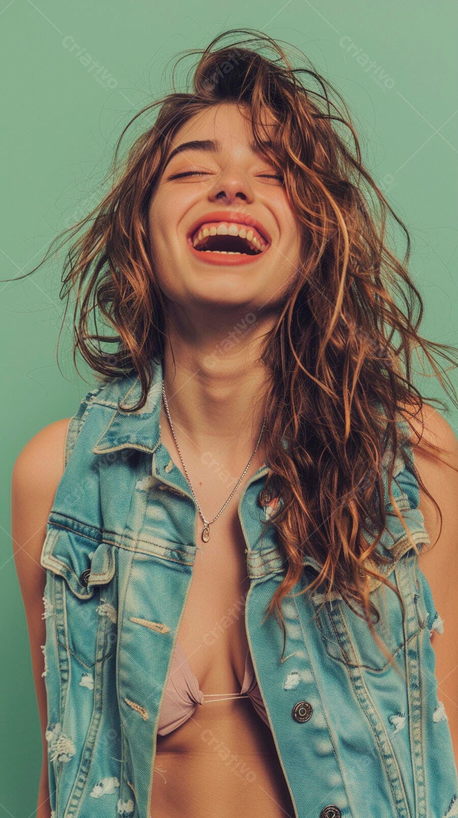 Foto Mulher Jovem Sorrindo Feliz Fundo Verde Água Studio