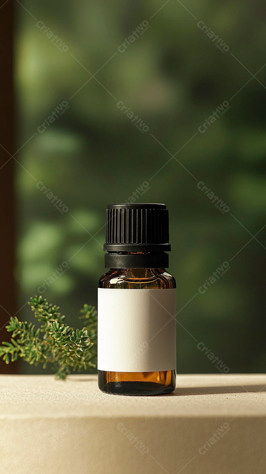 Foto Frasco Âmbar Rótulo Branco Essência Natural Produto