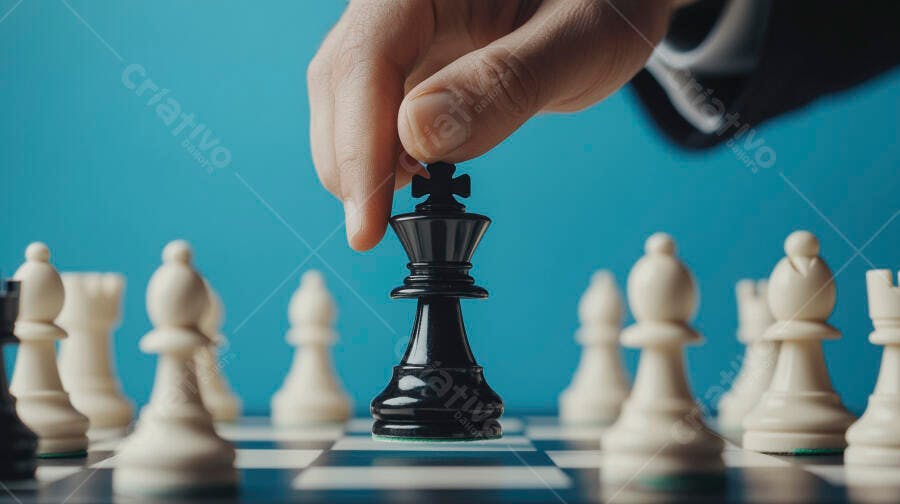 Foto Mão Movendo Peça de Xadrez Rei Preto Estratégia Jogo