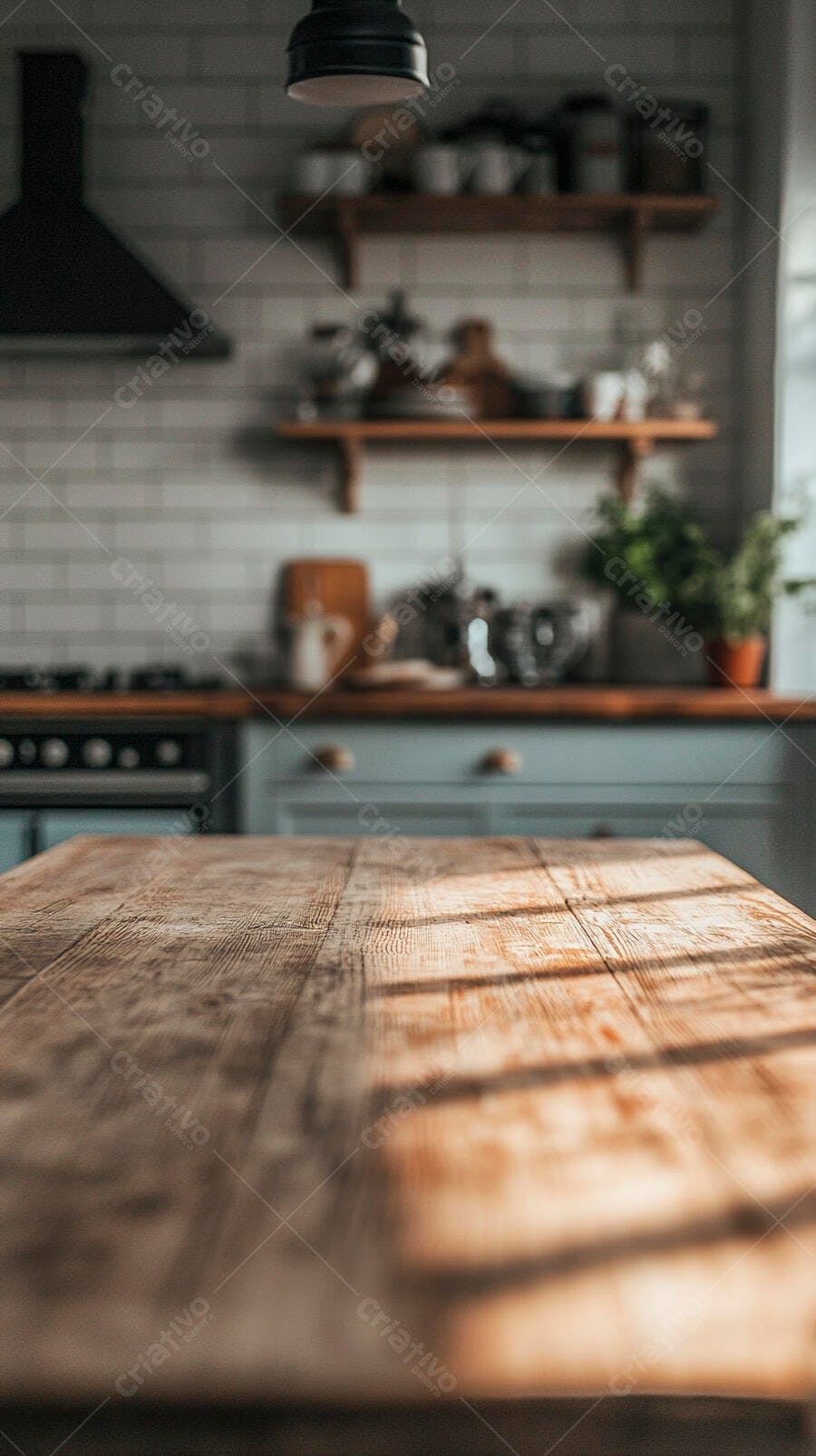 Foto Mesa de Madeira Rústica Cozinha Moderna Fundo Desfocado