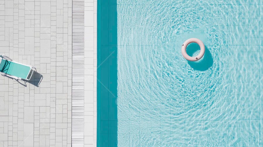 Foto Aérea Piscina Azul Boia Rosa Cadeira de Praia Verão