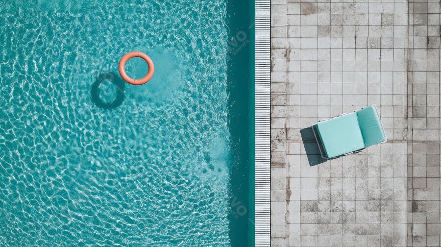 Foto Piscina Borda Azulejos Boia Laranja Vista Aérea