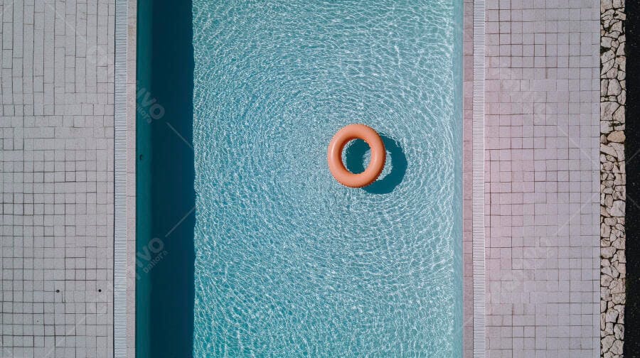 Foto Boia Laranja Piscina Azul Vista Aérea Verão