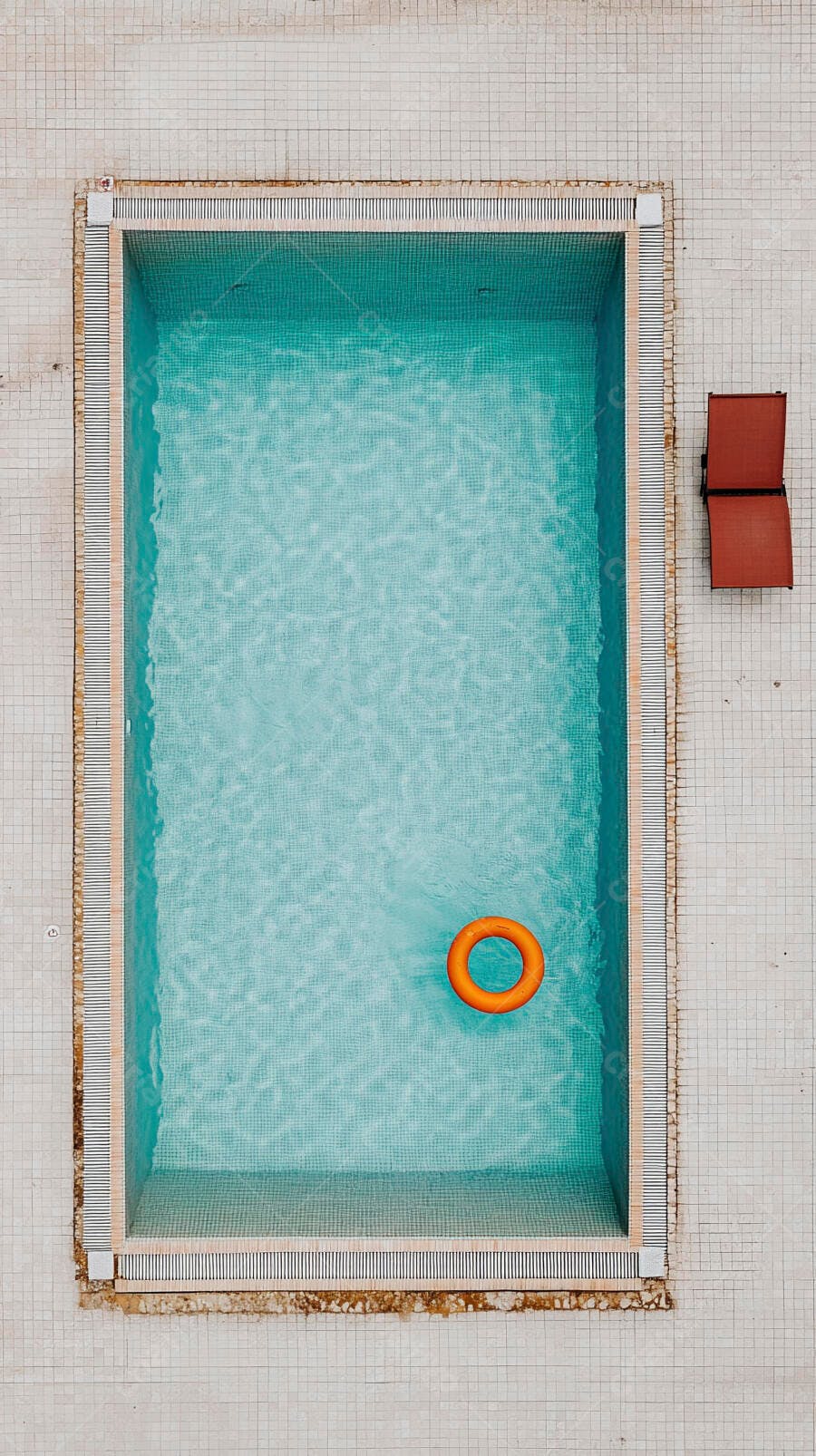 Foto Piscina Retangular Boia Laranja Vista Aérea Verão