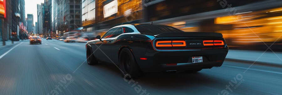 Carro esportivo preto em alta velocidade na cidade à noite