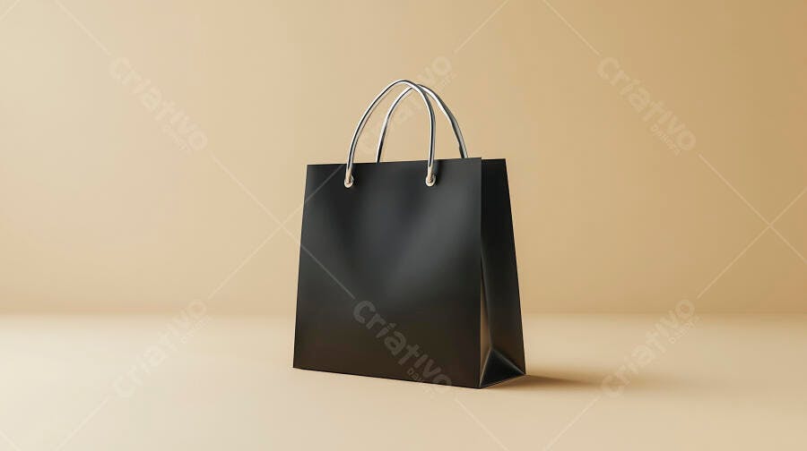 Sacola de compras preta com alças prateadas em fundo creme