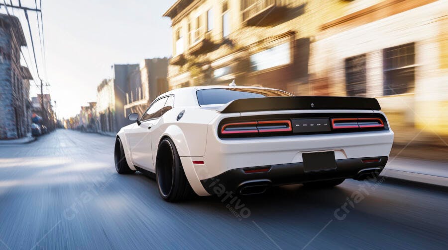 Carro esportivo branco Dodge Challenger dirigindo rápido em rua urbana ensolarada