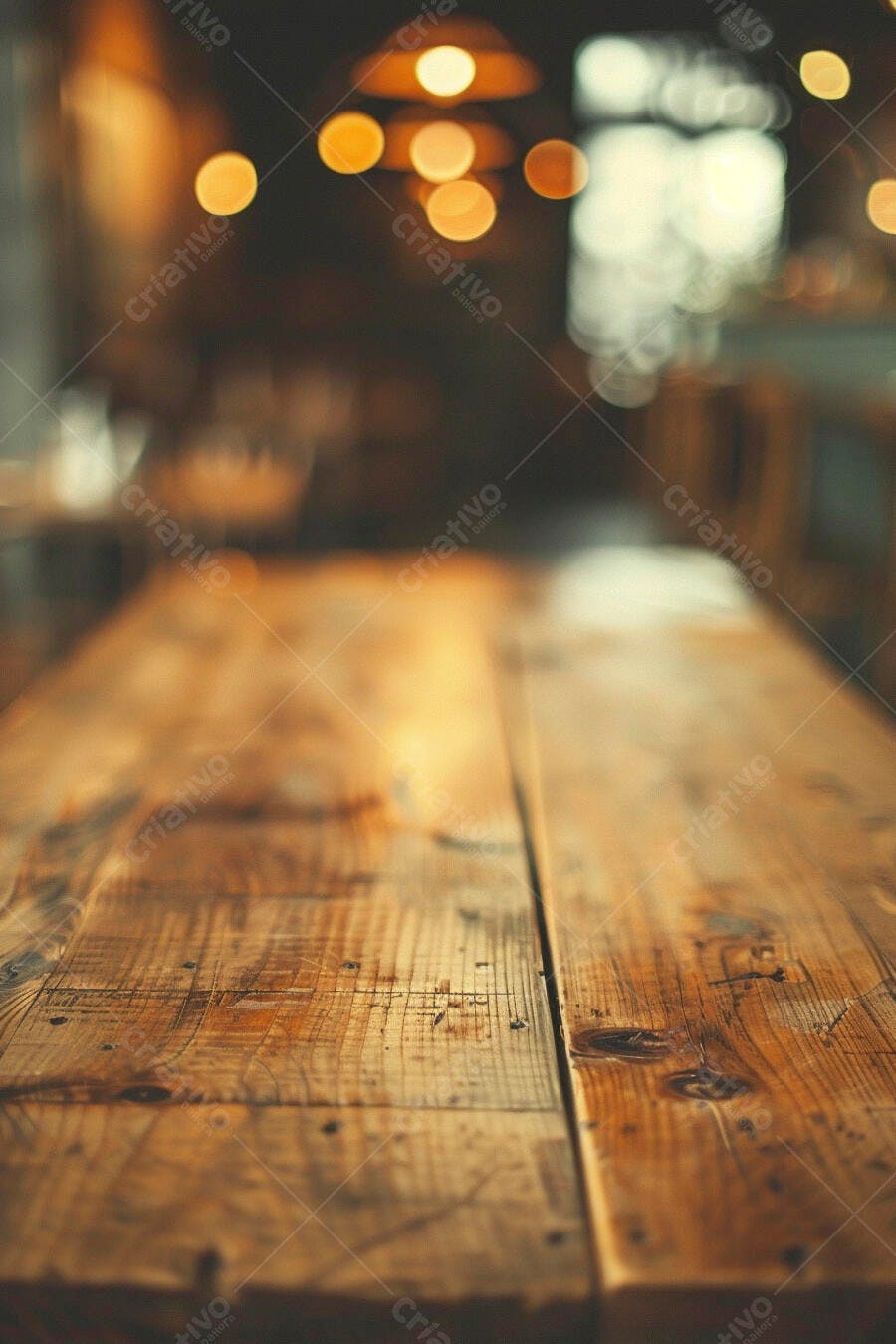 Mesa de madeira rústica com fundo desfocado e luzes bokeh quentes