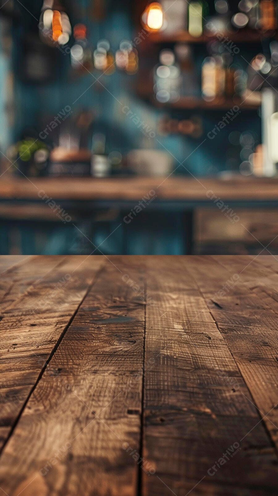 Mesa de madeira rústica com fundo de bar desfocado e luzes bokeh quentes