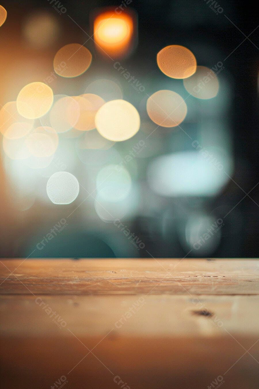 Bancada de madeira rústica com luzes bokeh desfocadas ao fundo