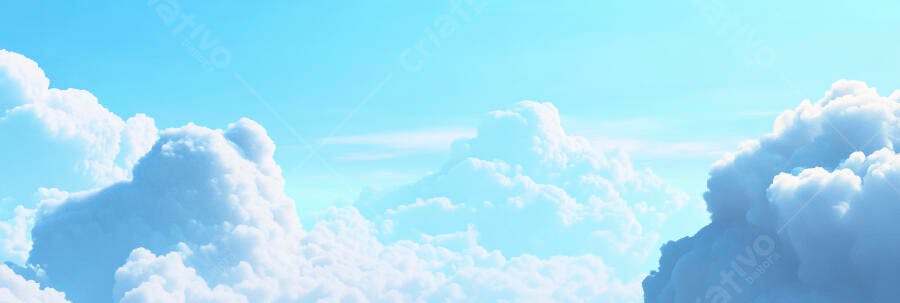 Nuvens brancas volumosas em céu azul claro e sereno