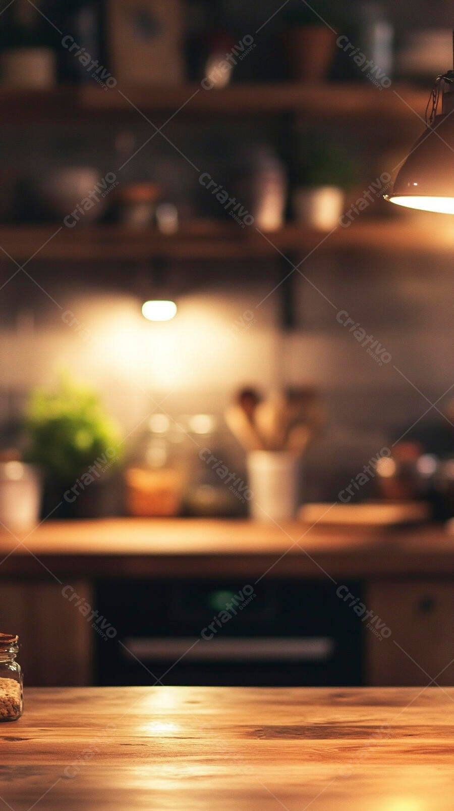 Mesa de madeira com fundo desfocado de cozinha e iluminação quente