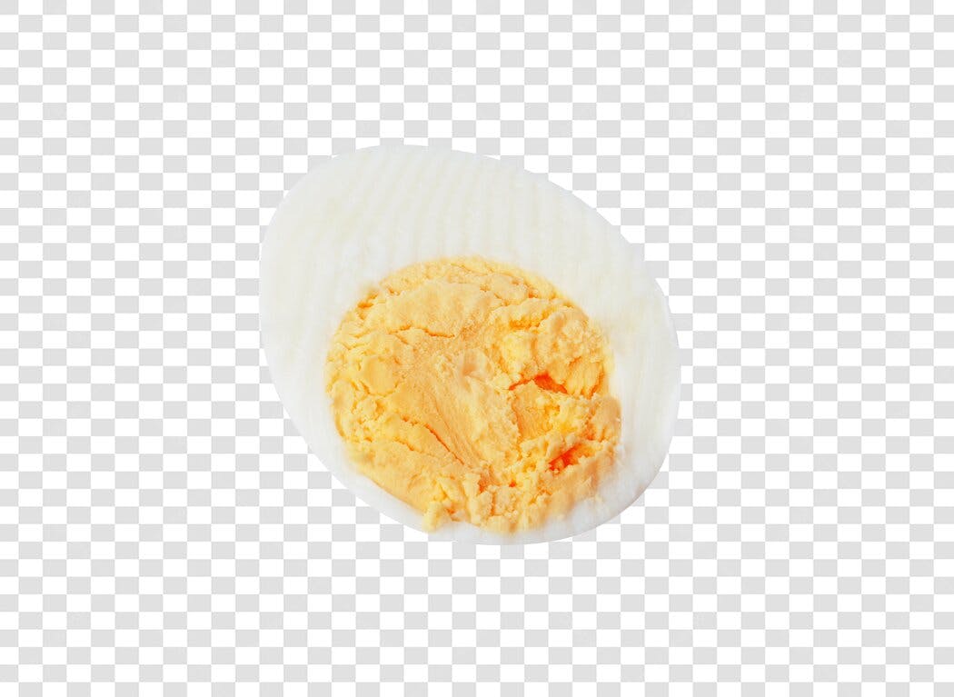 Imagem PNG de meio ovo cozido branco e gema amarela com fundo transparente