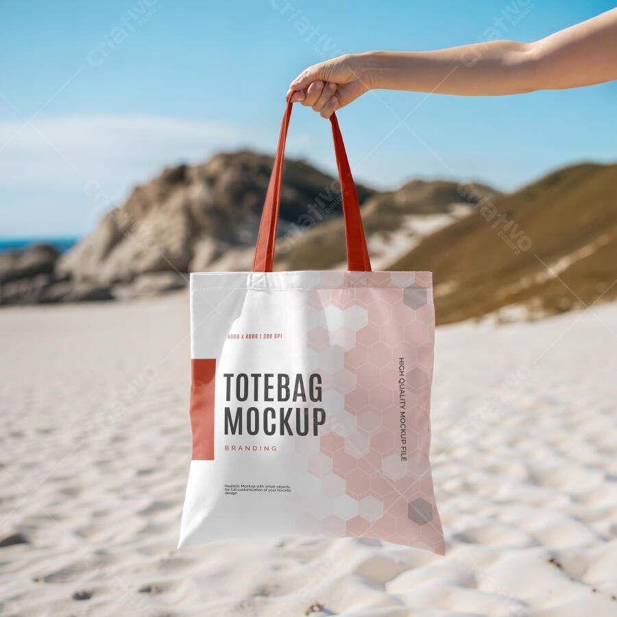 Mockup Realista de Ecobag Branca com Alças Vermelhas em Cenário de Praia