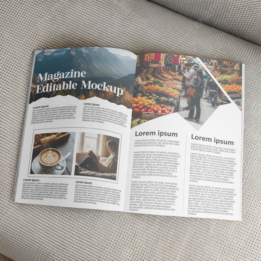 Mockup Revista Editorial Aberta em Sofá Cinza Claro para Publicações Modernas