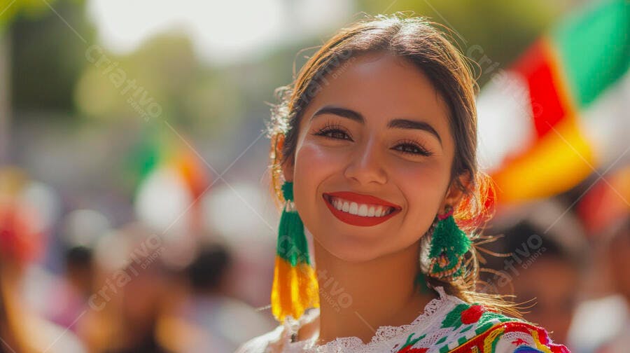 Jovem mulher latina sorrindo com batom vermelho em celebração cultural