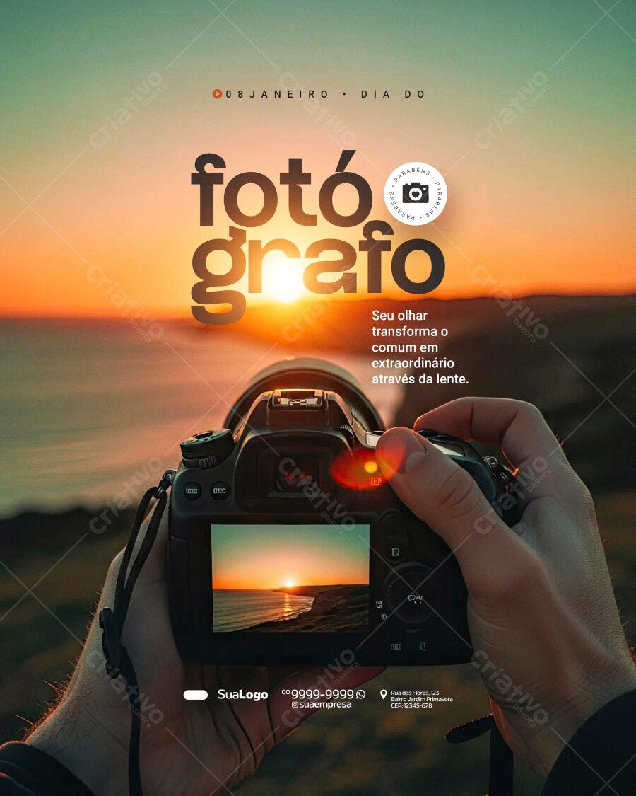 Post Dia do Fotógrafo com Câmera e Pôr do Sol PSD Editável