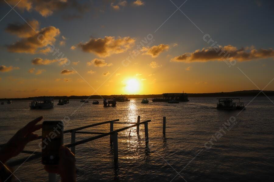 Foto Pôr do Sol Barcos Mar Céu Dourado Horizontal