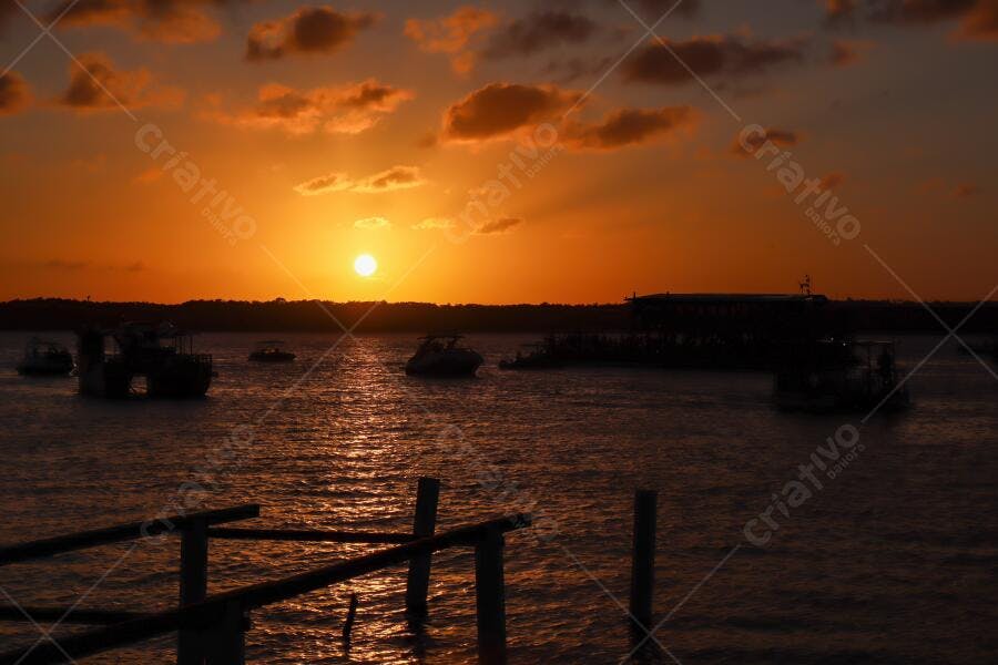 Foto Pôr do Sol Barcos Mar Céu Laranja Dourado
