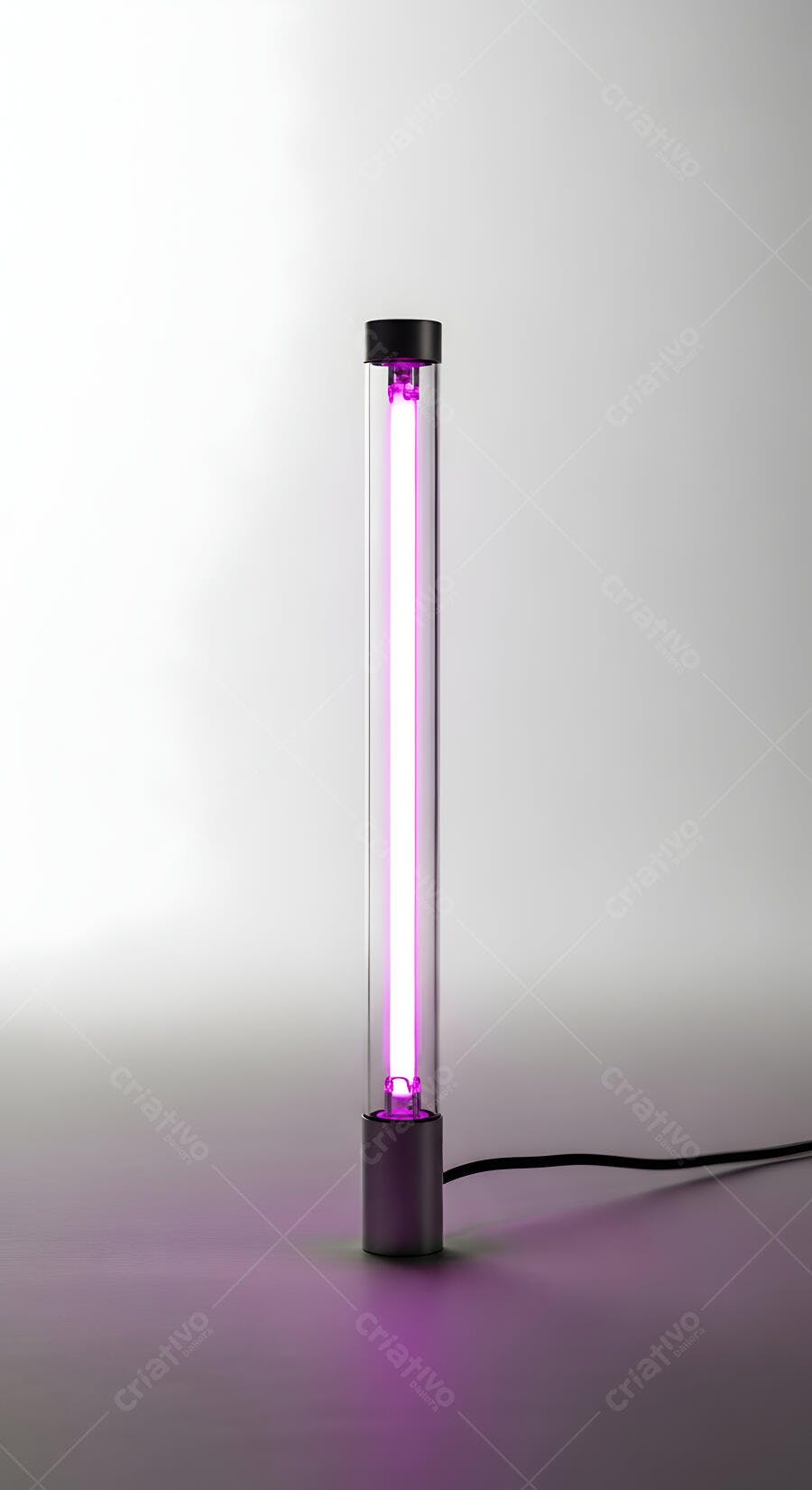 Foto Lâmpada Fluorescente UV Roxa Iluminação Moderna Estúdio