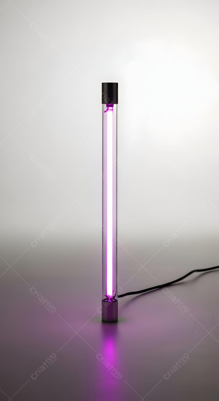 Foto Lâmpada Fluorescente UV Roxa Iluminação Neon Estúdio