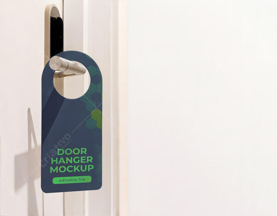Mockup Door Hanger Maçaneta Porta Hotel Editável