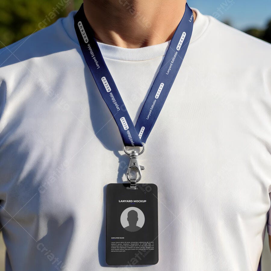Mockup Crachá Lanyard Vertical Camiseta Branca Editável