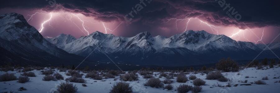 Foto Montanhas Nevadas com Raios Tempestade Inverno