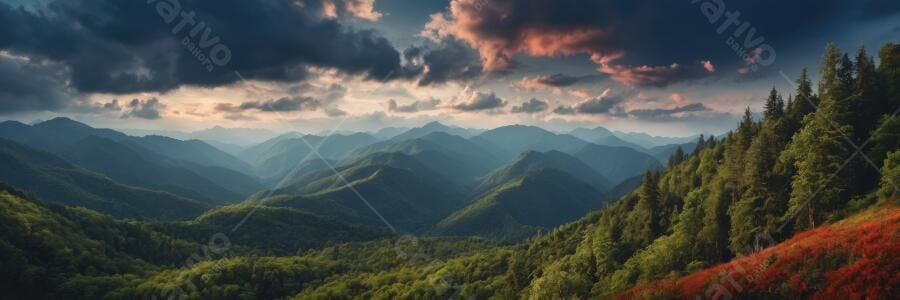 Foto Paisagem Montanhas Verdes Céu Dramático Pôr do Sol