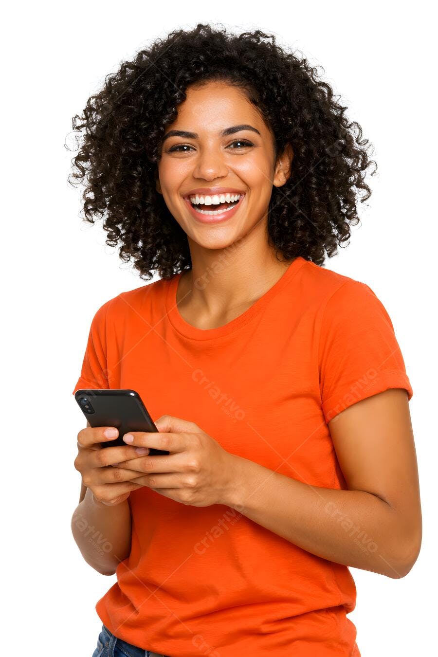 Foto Mulher Negra Sorrindo Usando Celular Fundo Branco