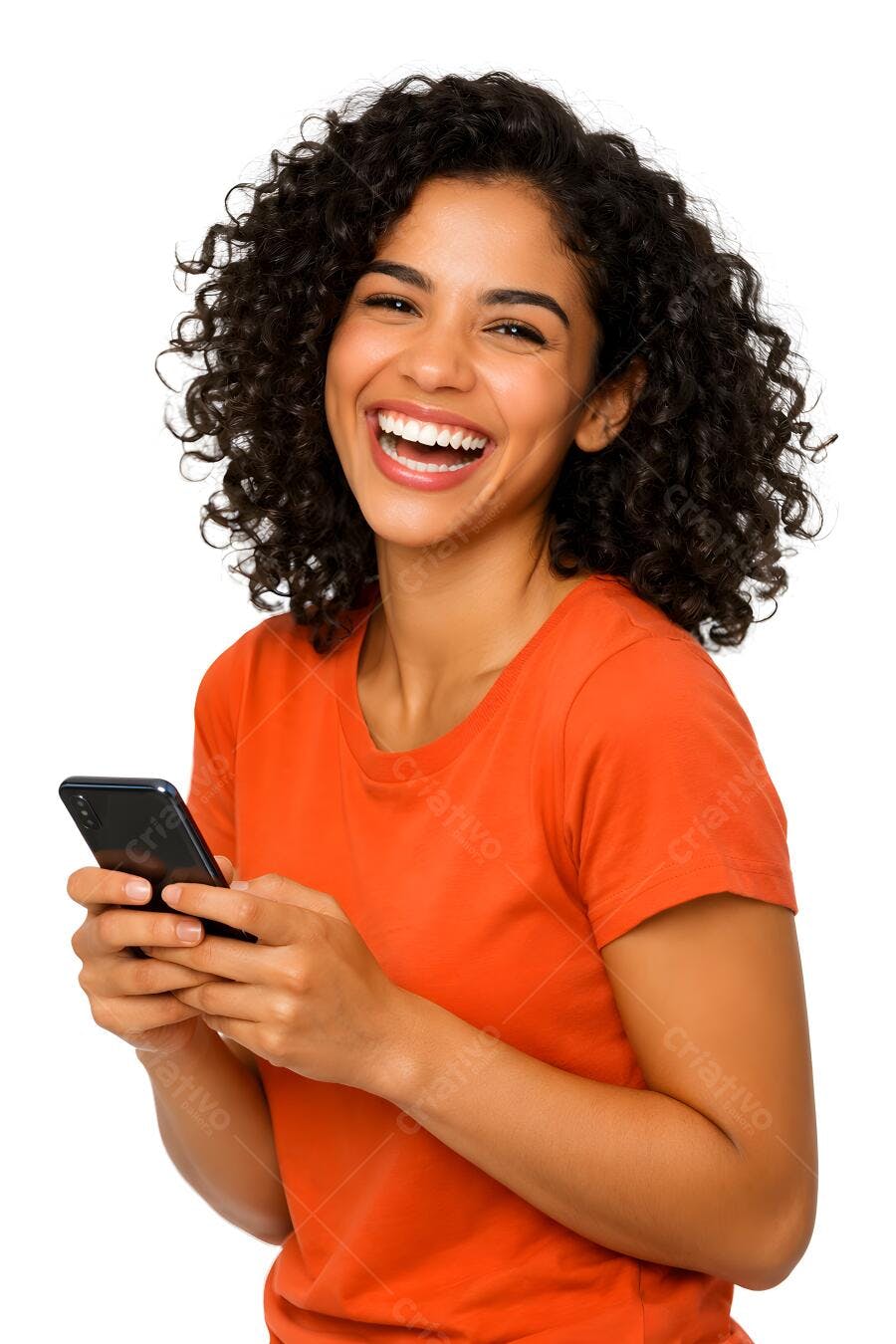 Foto Mulher Negra Sorrindo Usando Celular Fundo Branco