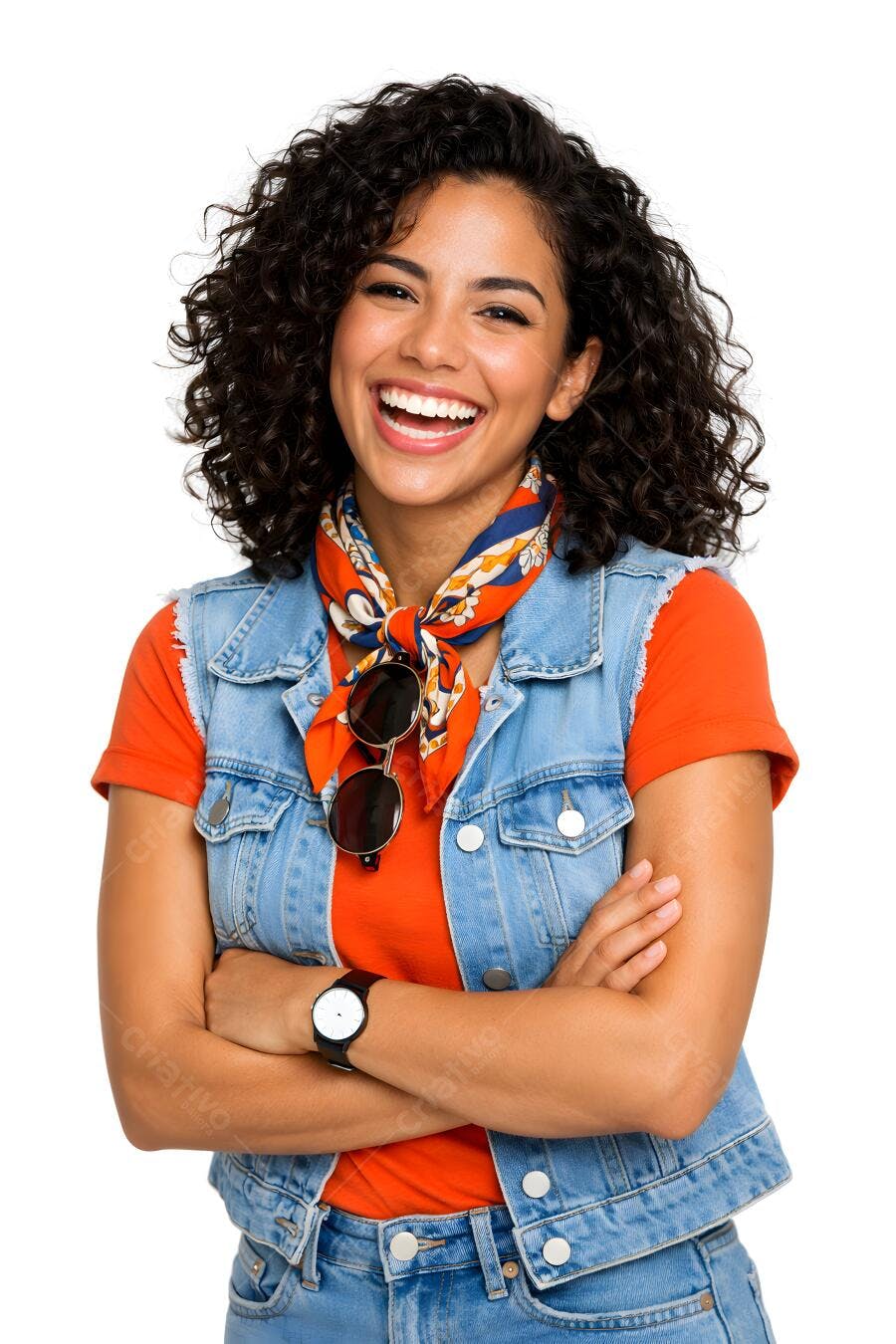 Foto Mulher Jovem Sorrindo Braços Cruzados Fundo Branco