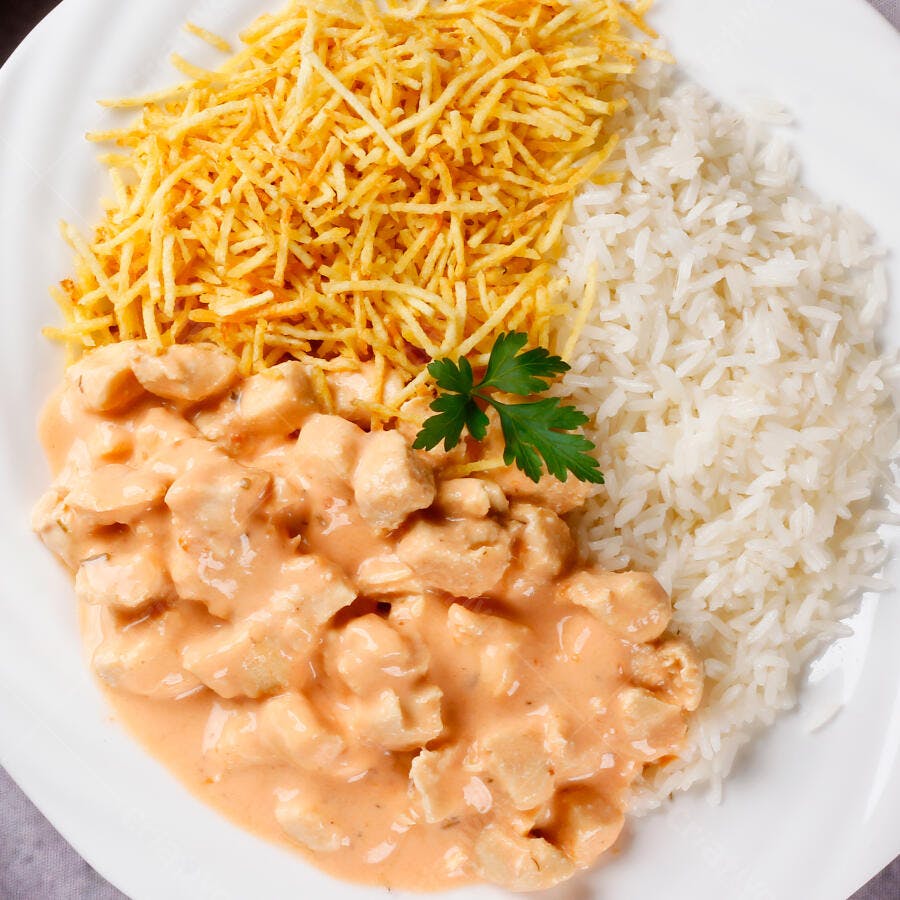 Foto Strogonoff de Frango com Batata Palha e Arroz Prato Feito