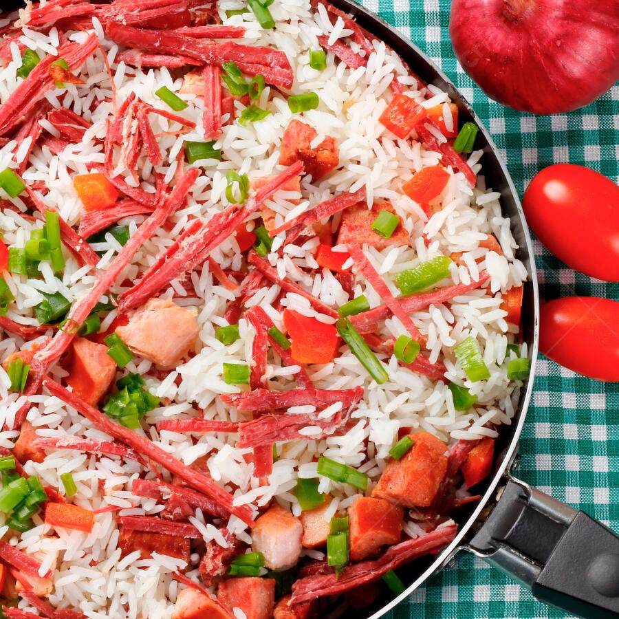 Foto Arroz de Cuxá com Carne Seca e Legumes Panela