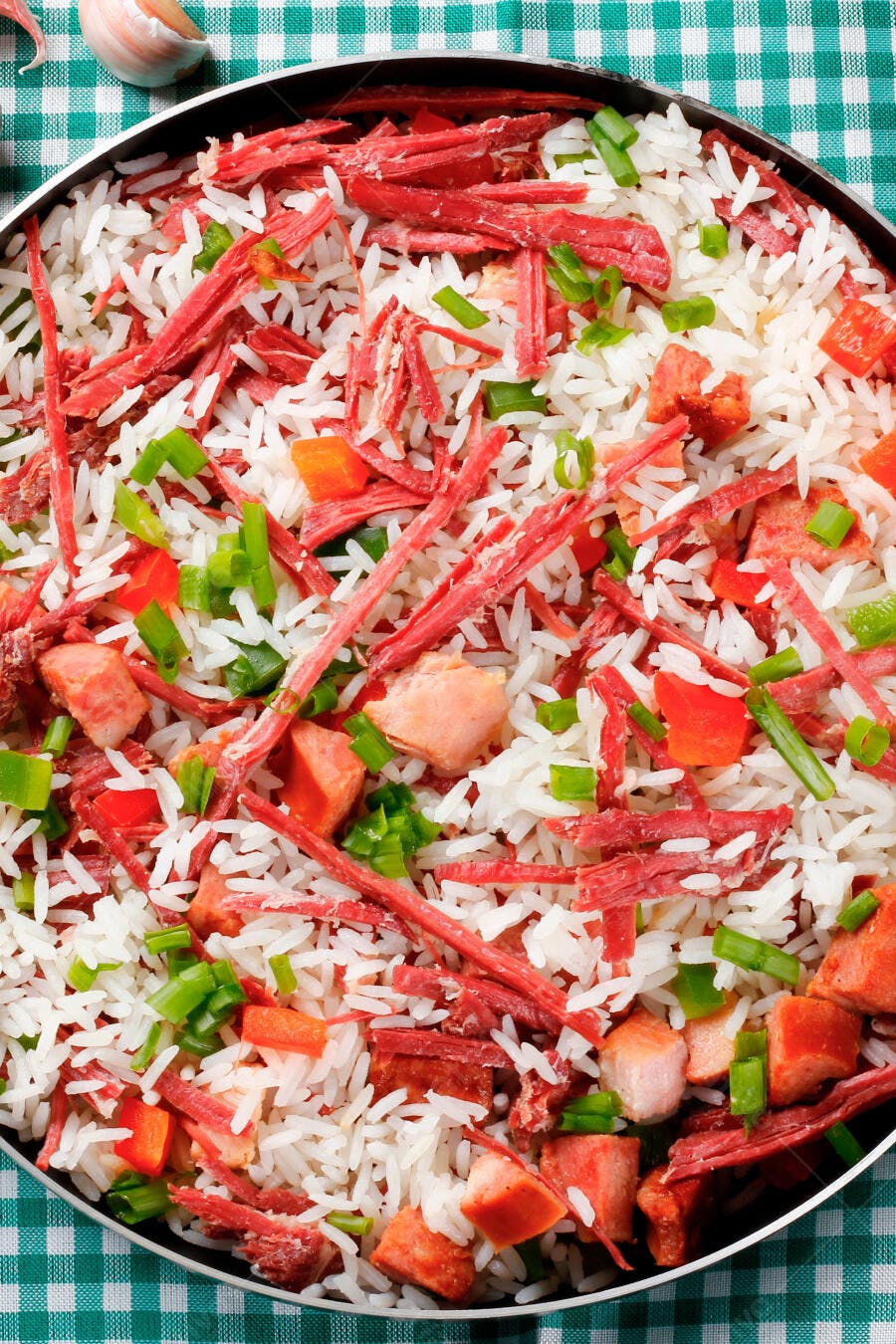 Foto Arroz com Carne Seca e Legumes Refogado Delicioso