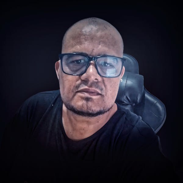 Edmar F Souza