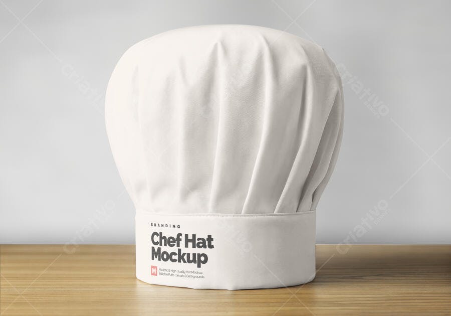 Mockup Chapéu de Chef Branco Frontal Mesa Madeira Editável