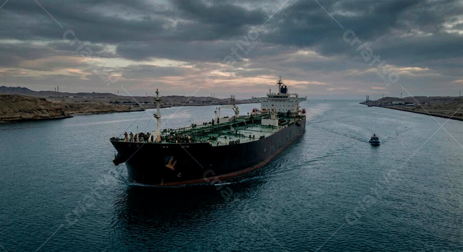 Foto Navio Petroleiro Cargueiro Canal Marítimo Navegando