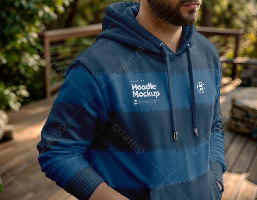 Mockup Hoodie Masculino Azul Escuro Lifestyle Editável