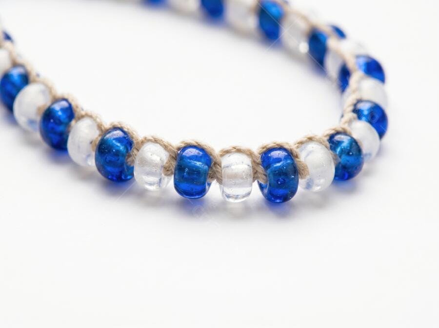 Foto Pulseira Artesanal Miçangas Azuis Brancas Fio Natural