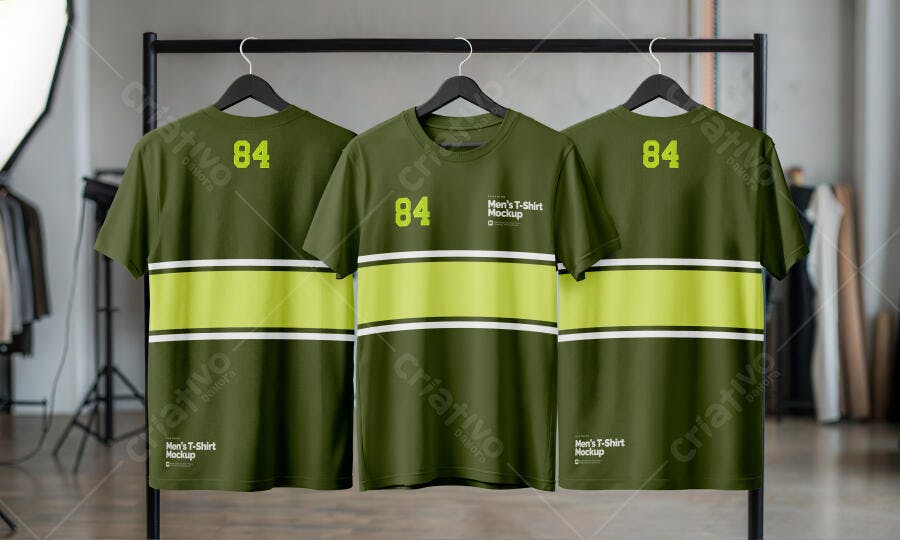 Mockup Camiseta Masculina Verde Frente e Verso Cabide Estúdio Editável