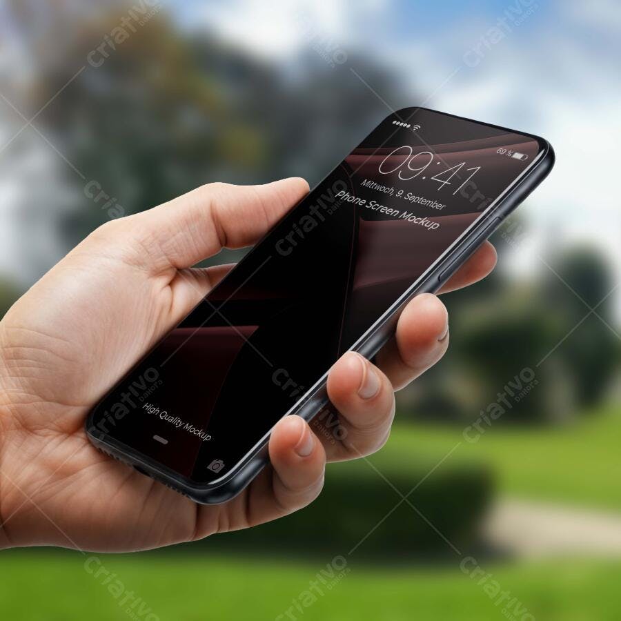 Mockup Celular Mãos Segurando Tela Smartphone Editável